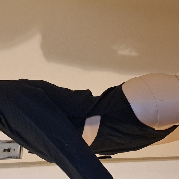 Victoria's Secret Black Cut Out Body Suit sz L - Picture 4 of 5